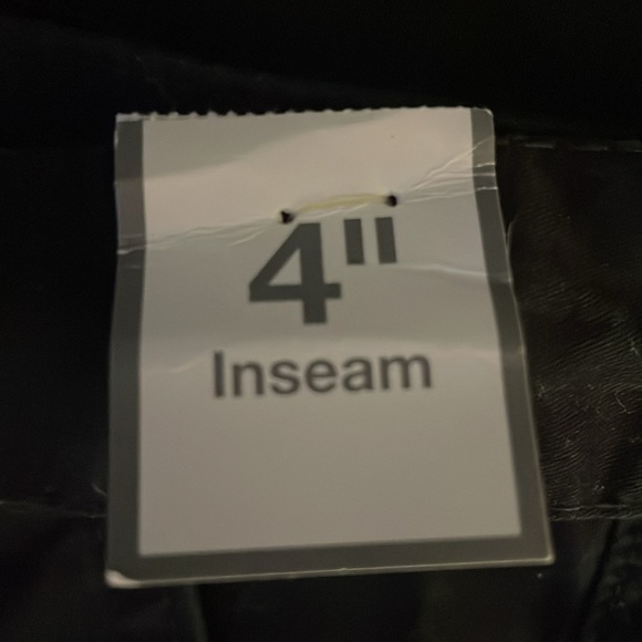 NWT size 18 relaxed fit stretch black shorts - Picture 4 of 6